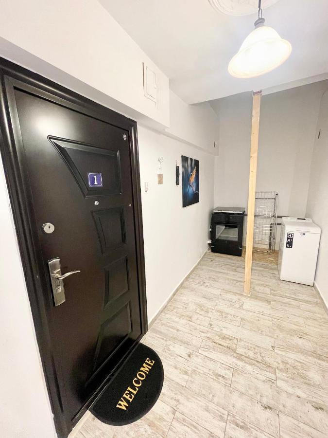 Prime 1 Studio Bukares Bagian luar foto