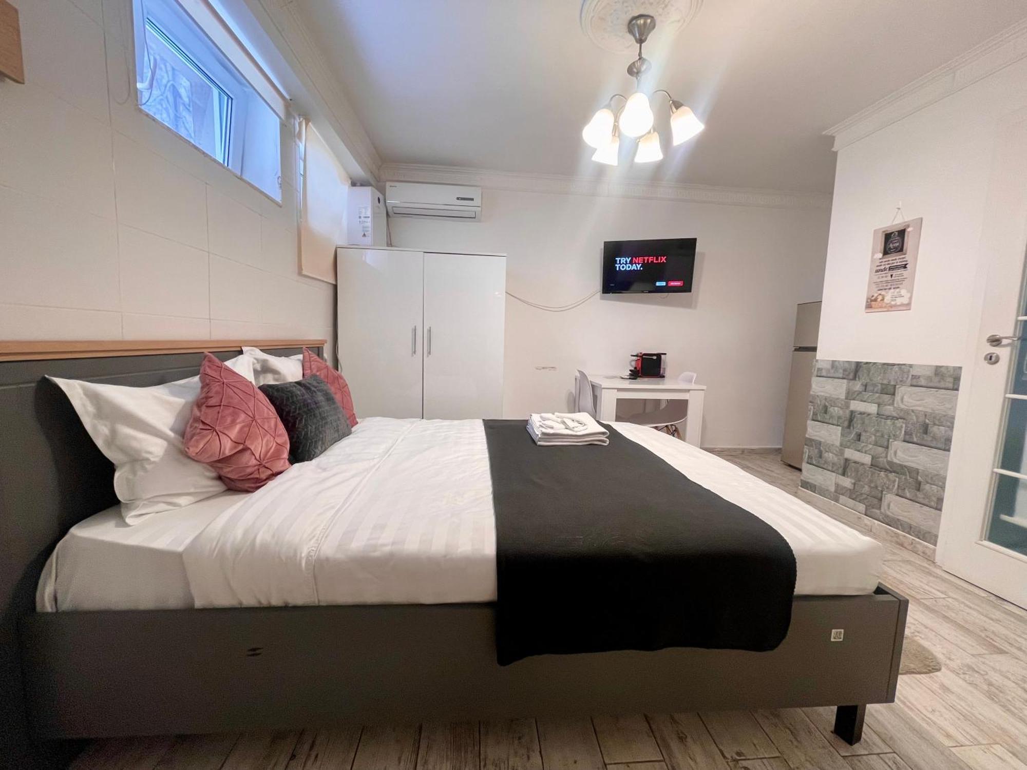 Prime 1 Studio Bukares Bagian luar foto